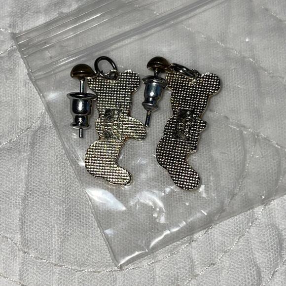 Vintage Disney Mickey Mouse earrings - Picture 7 of 11